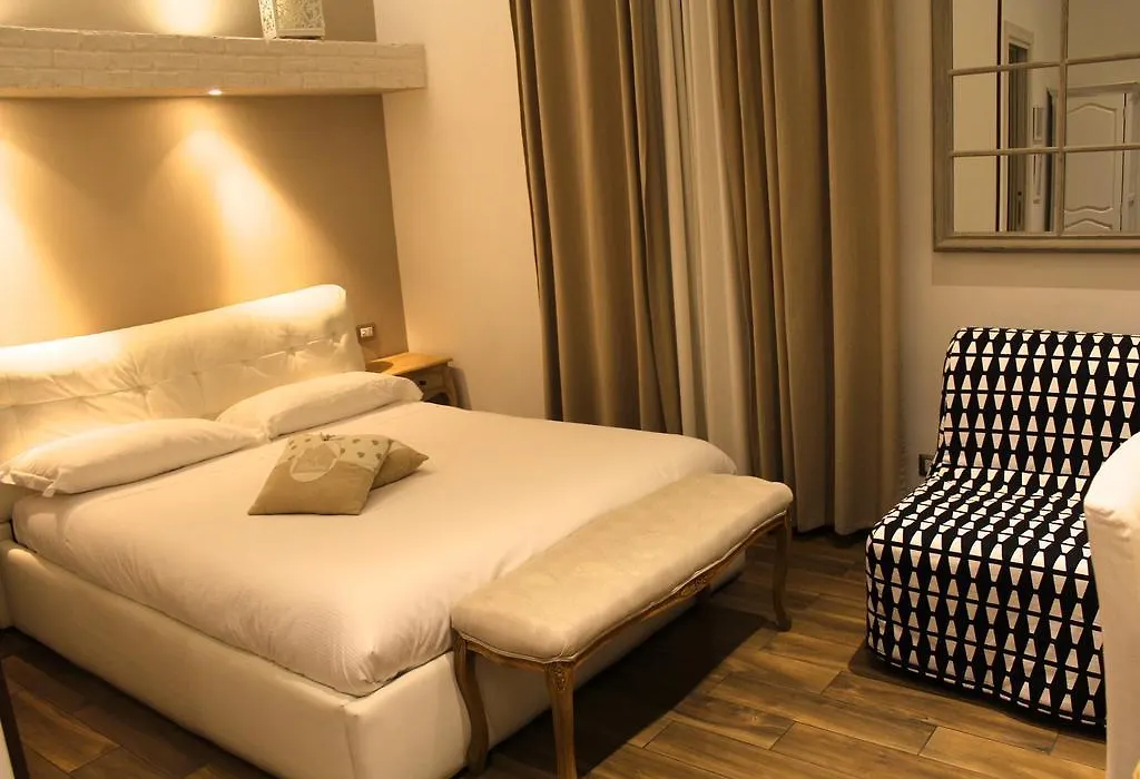 Roman Royal Rooms-1