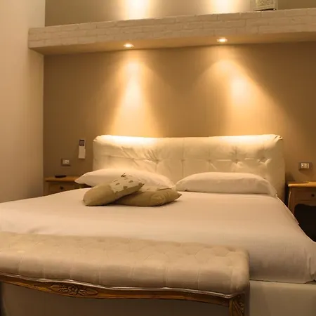Roman Royal Rooms-2